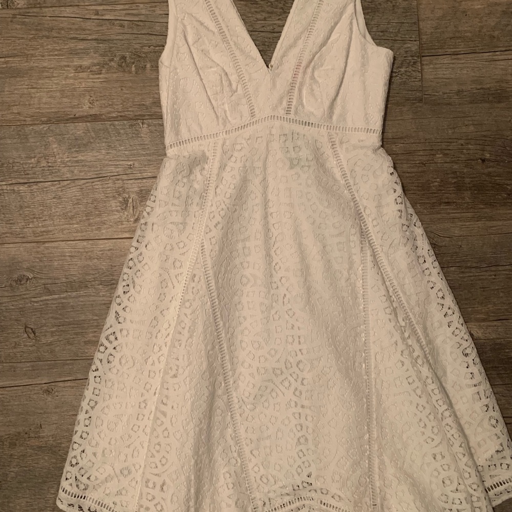 Oyster Shell Lace Lilly Pulitzer Dress Size 2